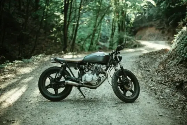 Najbardziej popularne modele motocykli na świecie – co sprawia, że są wyjątkowe?