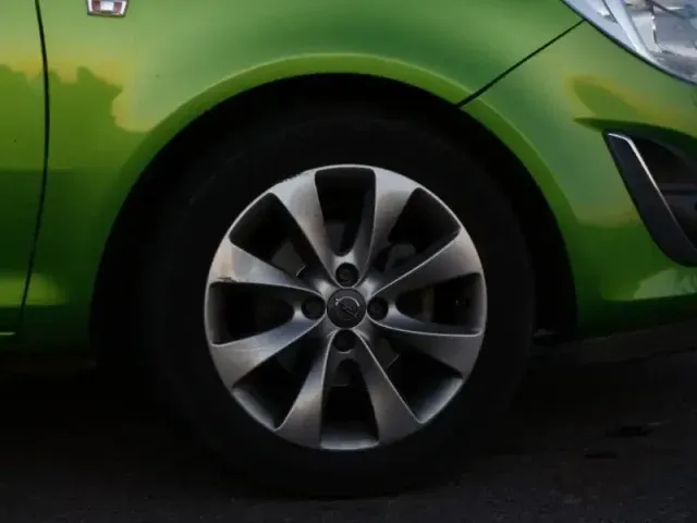 Jak wybrać najlepszy miernik lakieru do przemysłu motoryzacyjnego?