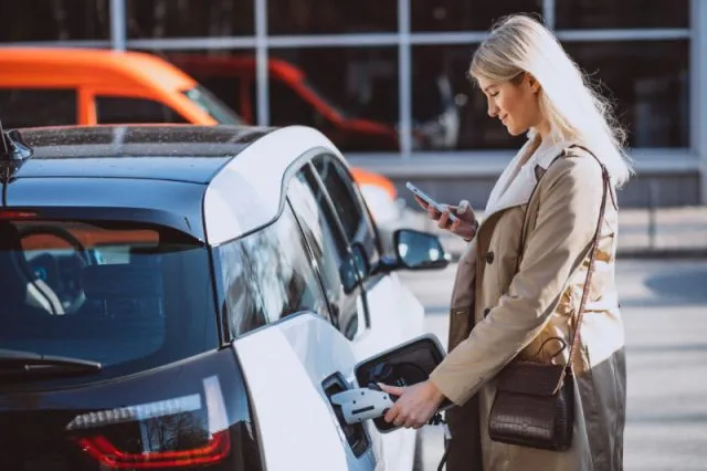 Najlepsze samochody w 2024 roku - Auto elektryczne, hybrydowe czy spalinowe?