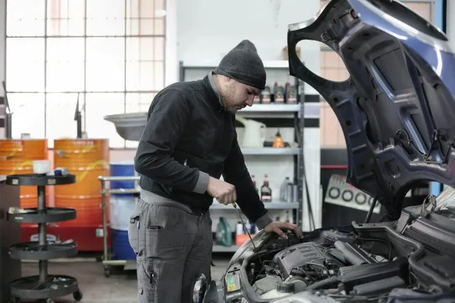 Sprawdzanie używanego auta przed kupnem z Motocontrolerem